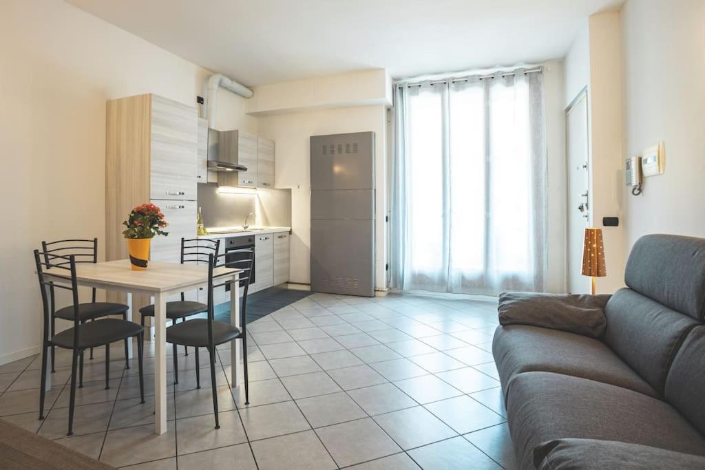 Suite Il Borgo Monza - Milano + Garage Privato Desio Exterior photo